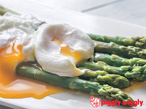 Grilled Asparagus with Poached Egg & Lemon-Cream Sauce